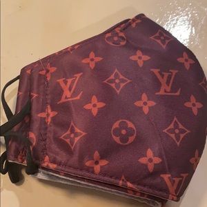 Super cute face mask!!